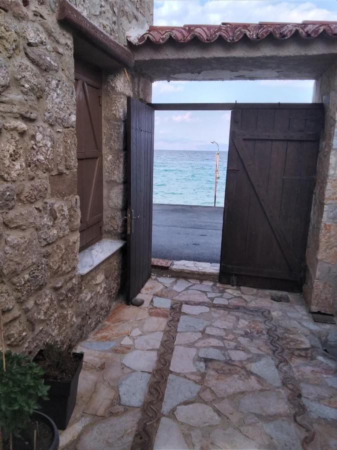 Ferienwohnung Crecian Water Front Aigeira Exterior foto
